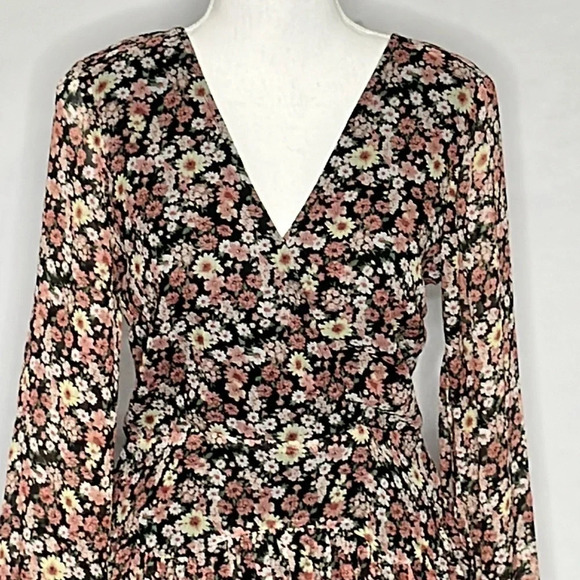 Bardot Cut Out Frill Mini Dress in Floral - NEW - Size XS (2 US) - Picture 4 of 9